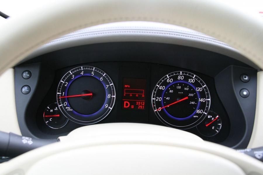  Infiniti EX35 2008 года  (фото 28 из 48)